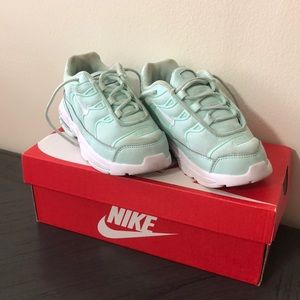 Toddler girls little air max plus sneakers!
